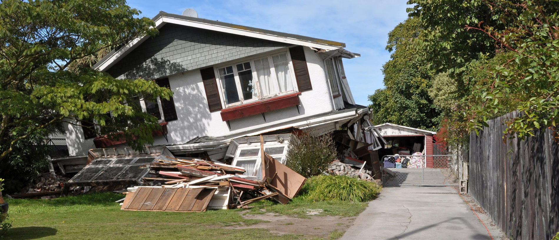 What Are 5 Important Earthquake Safety Tips?